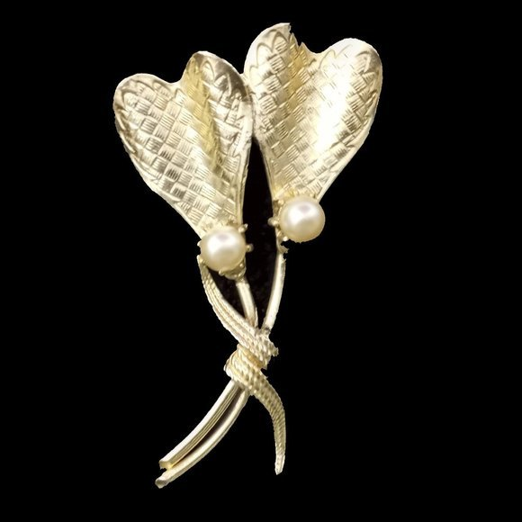 Elegant Gold Tone Heart Leaves Brooch Pin With Pearls - Picture 1 of 3